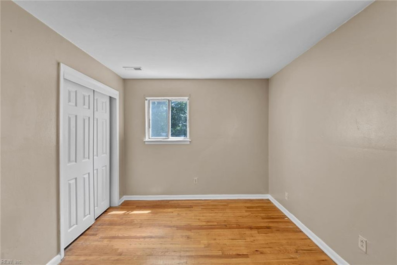 Photo 30 of 49 residential for sale in Chesapeake virginia