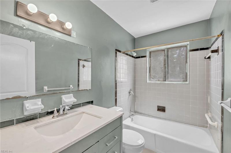 Photo 34 of 49 residential for sale in Chesapeake virginia