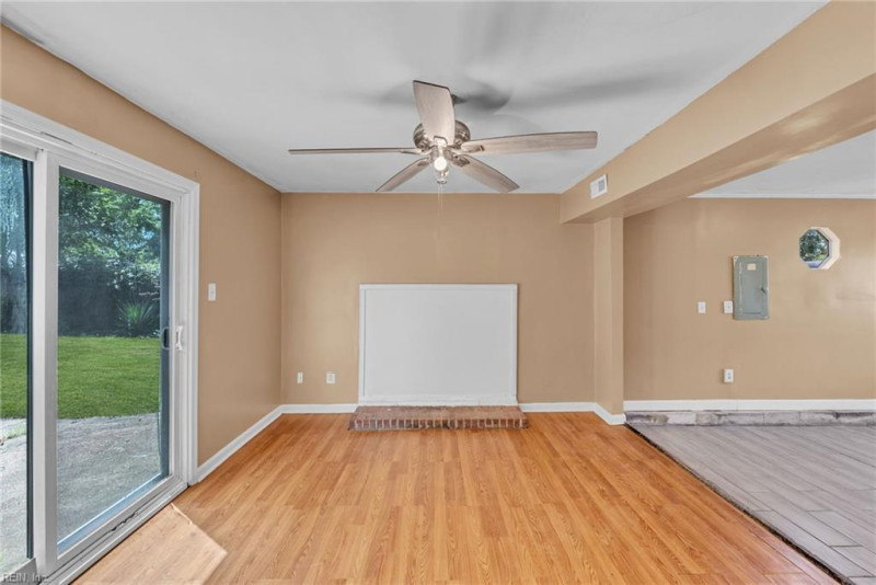 Photo 8 of 49 residential for sale in Chesapeake virginia