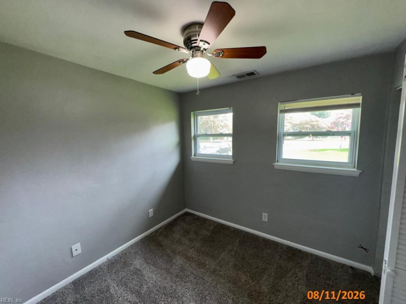 Photo 11 of 12 residential for sale in Chesapeake virginia