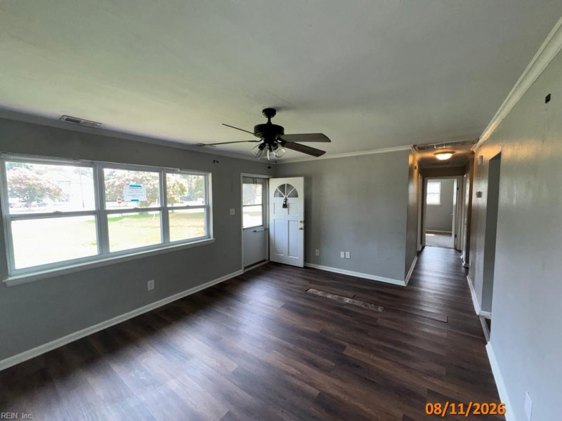 Photo 4 of 12 residential for sale in Chesapeake virginia