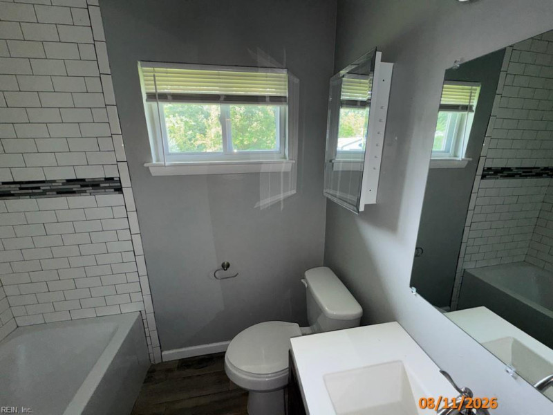 Photo 6 of 12 residential for sale in Chesapeake virginia