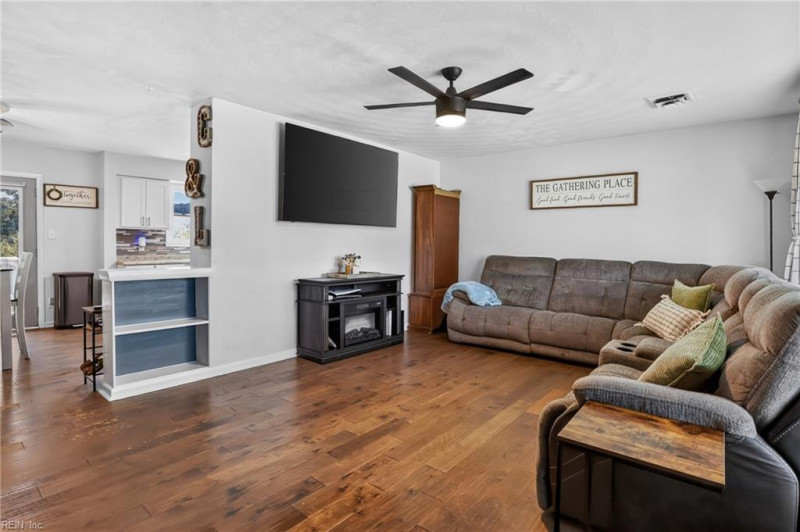 Photo 6 of 26 residential for sale in Portsmouth virginia