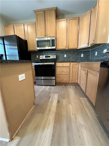 Photo 10 of 27 residential for sale in Chesapeake virginia