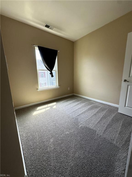 Photo 12 of 27 residential for sale in Chesapeake virginia