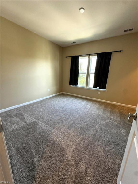 Photo 16 of 27 residential for sale in Chesapeake virginia