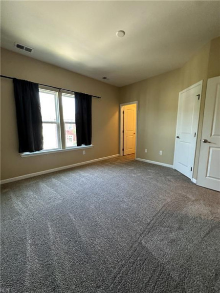 Photo 17 of 27 residential for sale in Chesapeake virginia