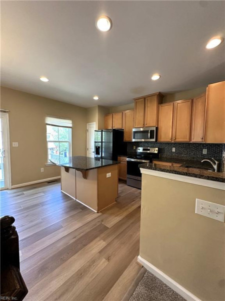 Photo 8 of 27 residential for sale in Chesapeake virginia
