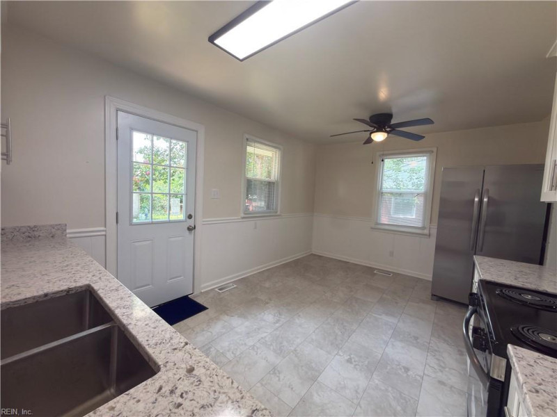 Photo 15 of 42 residential for sale in Chesapeake virginia Photo 15 of 42 residential for sale in Chesapeake virginia