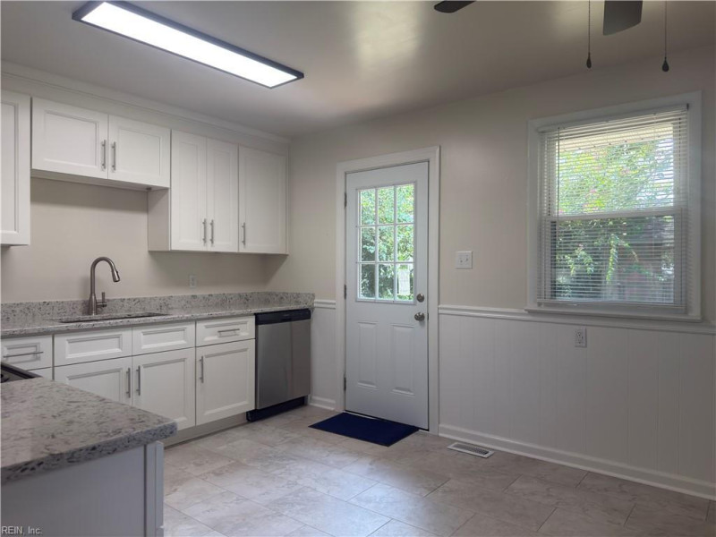 Photo 8 of 42 residential for sale in Chesapeake virginia Photo 8 of 42 residential for sale in Chesapeake virginia