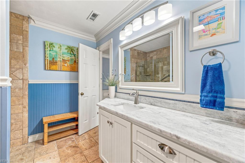 Photo 11 of 35 residential for sale in Virginia Beach virginia