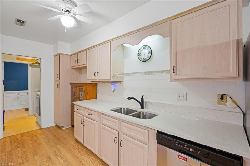Photo 10 of 42 residential for sale in Virginia Beach virginia