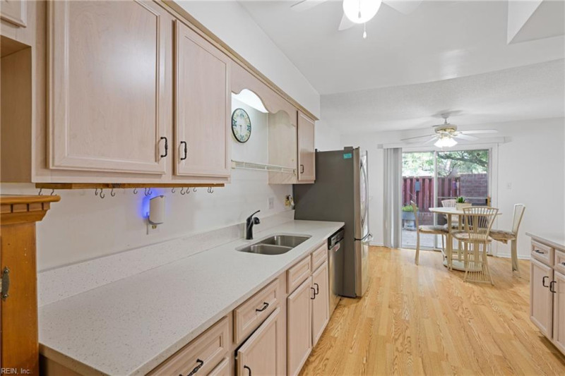 Photo 12 of 42 residential for sale in Virginia Beach virginia