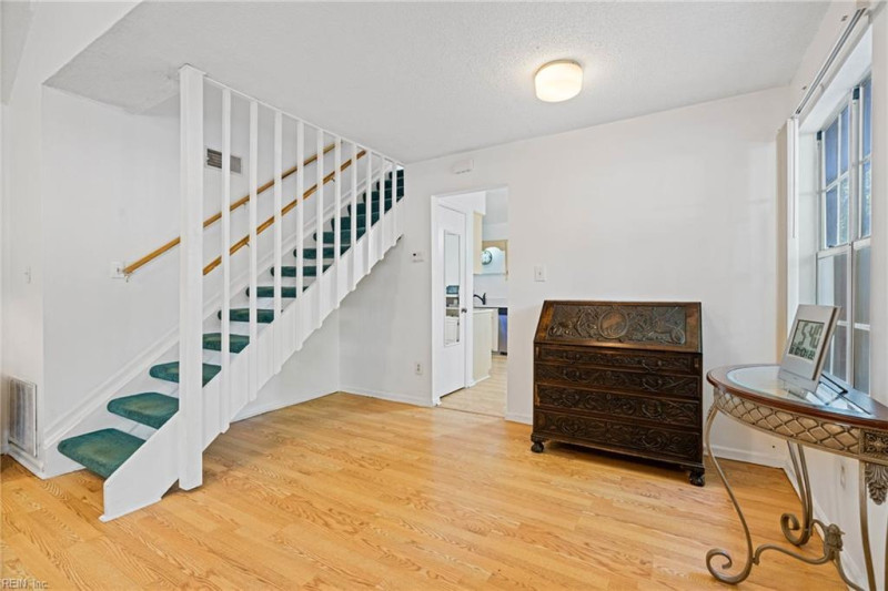 Photo 9 of 42 residential for sale in Virginia Beach virginia