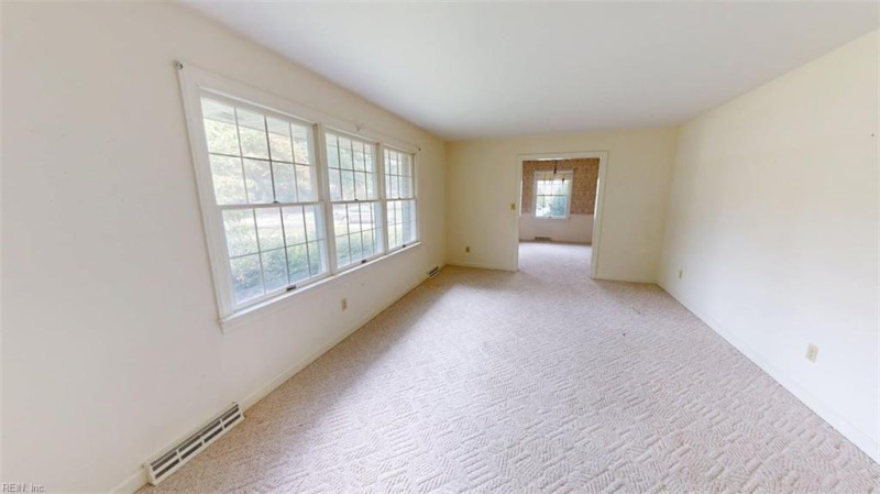 Photo 4 of 50 residential for sale in York County virginia Photo 4 of 50 residential for sale in York County virginia