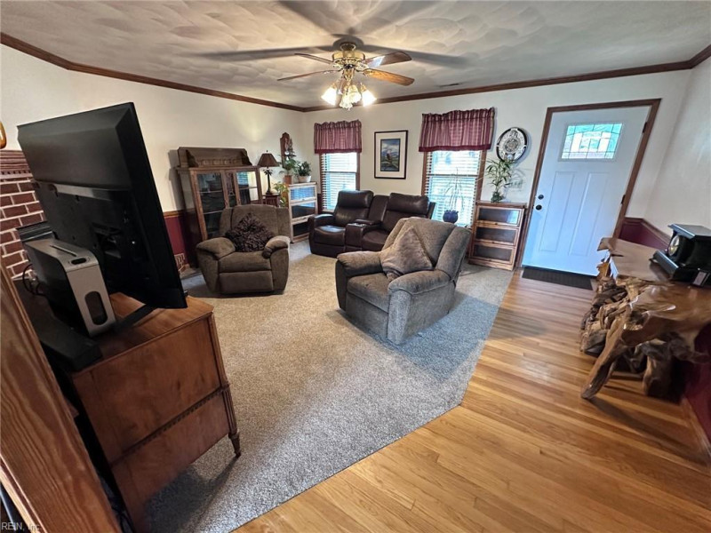 Photo 10 of 29 residential for sale in Chesapeake virginia