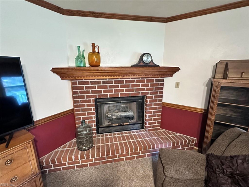 Photo 11 of 29 residential for sale in Chesapeake virginia