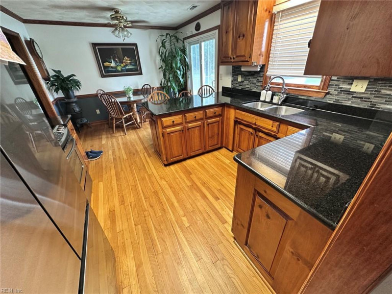 Photo 14 of 29 residential for sale in Chesapeake virginia