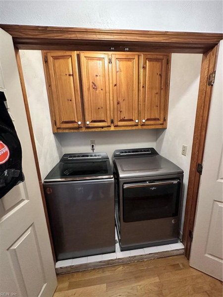 Photo 18 of 29 residential for sale in Chesapeake virginia