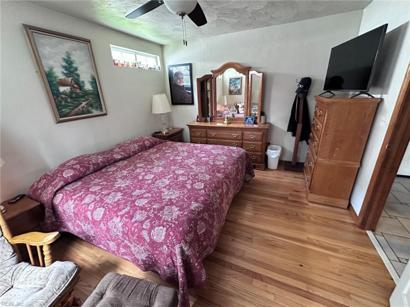 Photo 7 of 29 residential for sale in Chesapeake virginia