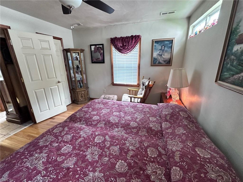 Photo 8 of 29 residential for sale in Chesapeake virginia