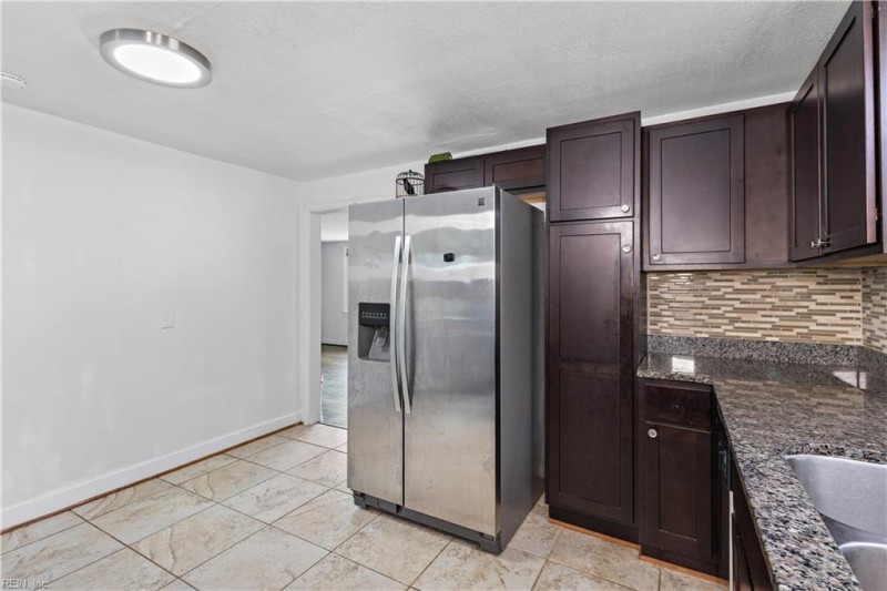 Photo 10 of 32 residential for sale in Portsmouth virginia