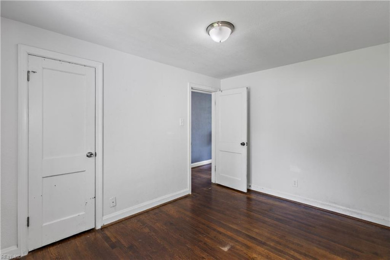 Photo 17 of 32 residential for sale in Portsmouth virginia