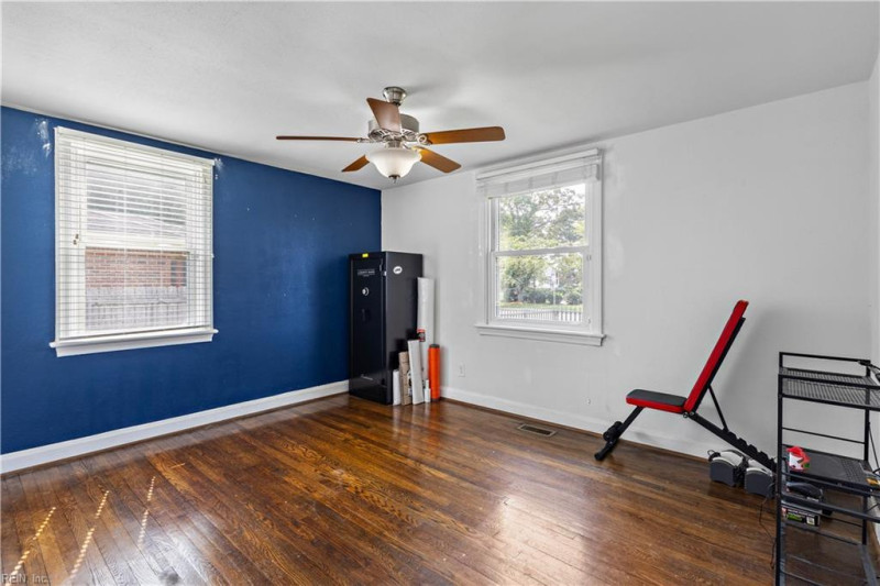 Photo 19 of 32 residential for sale in Portsmouth virginia