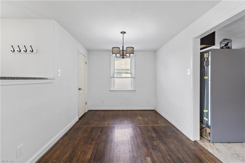 Photo 8 of 32 residential for sale in Portsmouth virginia