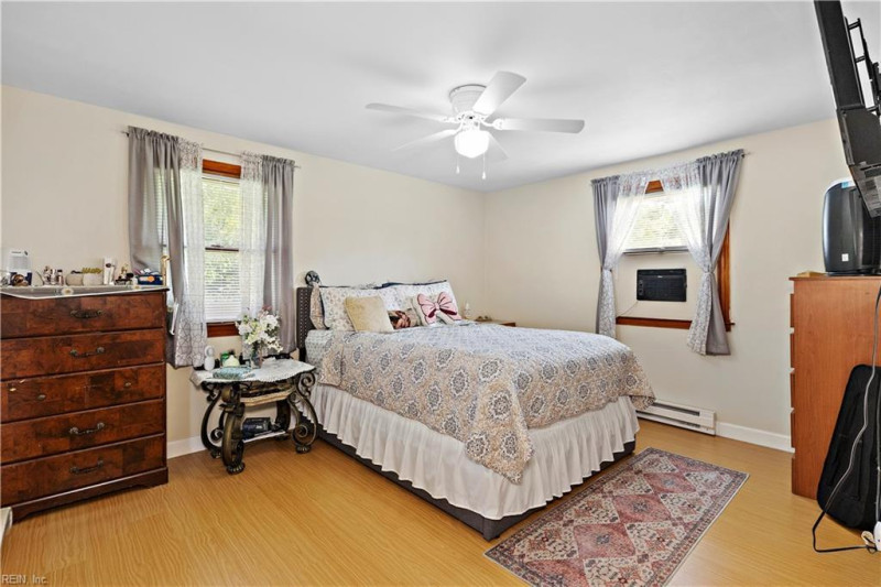Photo 17 of 30 residential for sale in Suffolk virginia