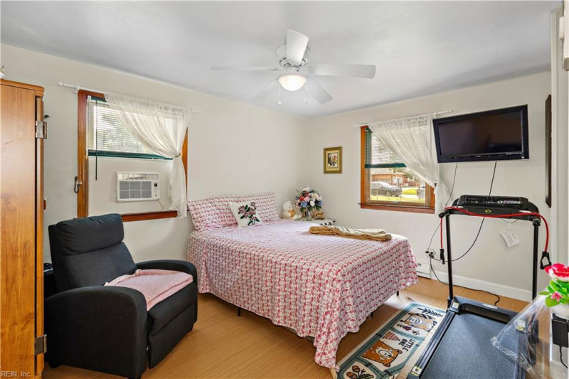 Photo 19 of 30 residential for sale in Suffolk virginia