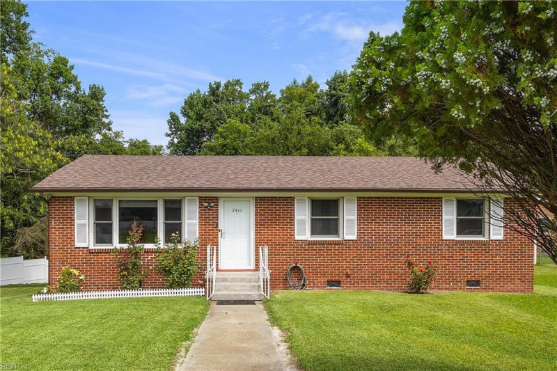Photo 2 of 30 residential for sale in Suffolk virginia