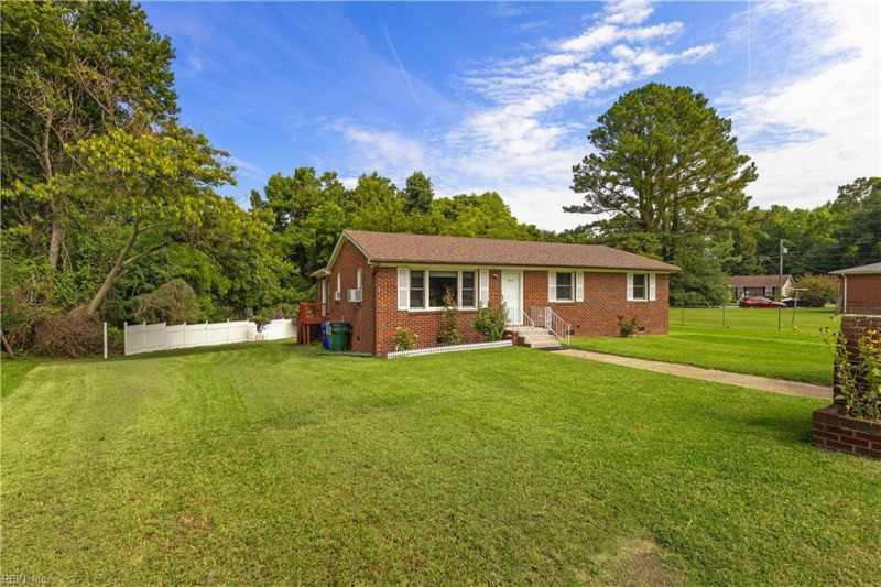 Photo 3 of 30 residential for sale in Suffolk virginia