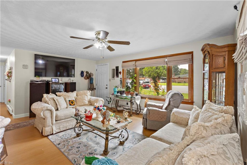 Photo 5 of 30 residential for sale in Suffolk virginia