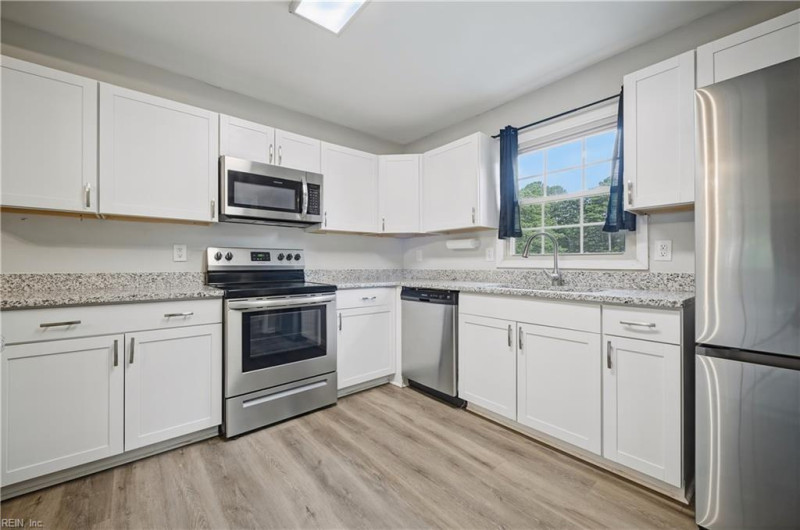 Photo 10 of 36 residential for sale in Newport News virginia