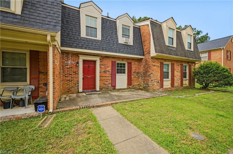 Photo 2 of 36 residential for sale in Newport News virginia