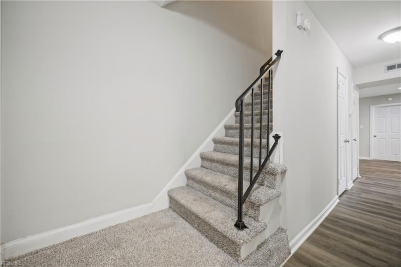Photo 4 of 36 residential for sale in Newport News virginia