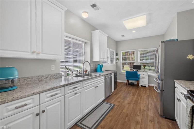 Photo 4 of 24 residential for sale in Virginia Beach virginia