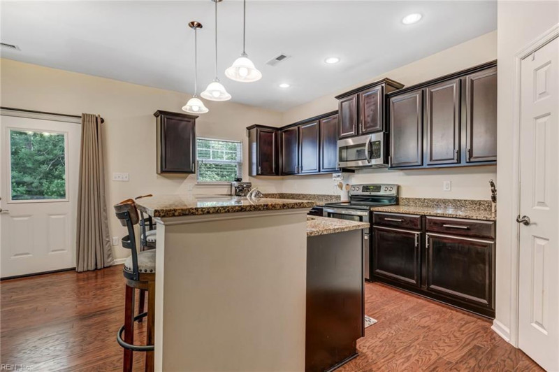 Photo 15 of 44 residential for sale in Gloucester County virginia