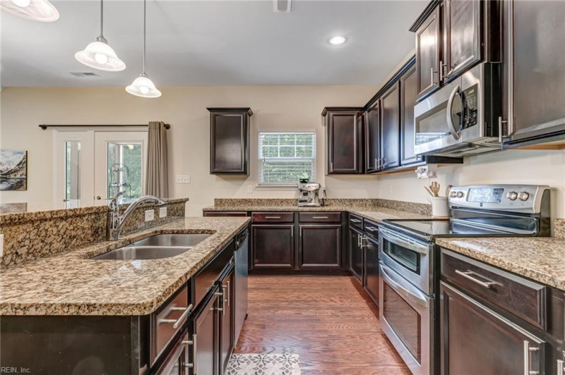 Photo 16 of 44 residential for sale in Gloucester County virginia