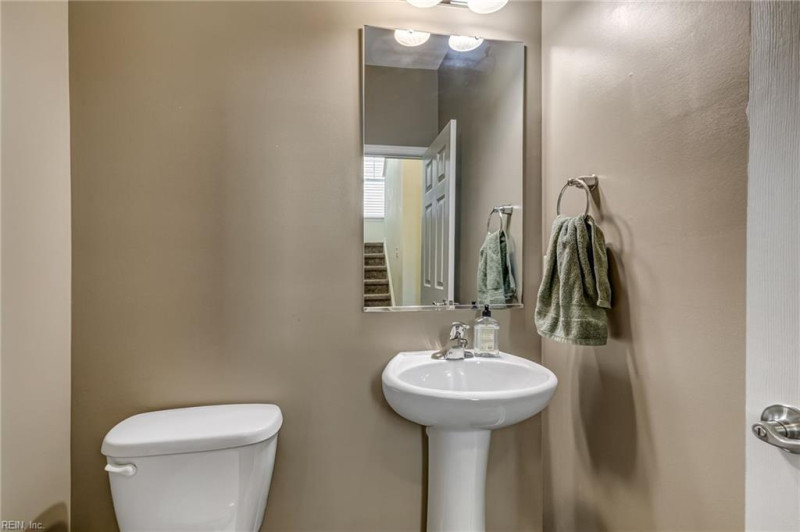 Photo 19 of 44 residential for sale in Gloucester County virginia