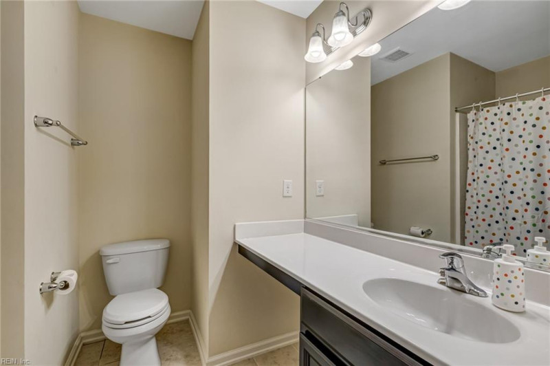 Photo 25 of 44 residential for sale in Gloucester County virginia