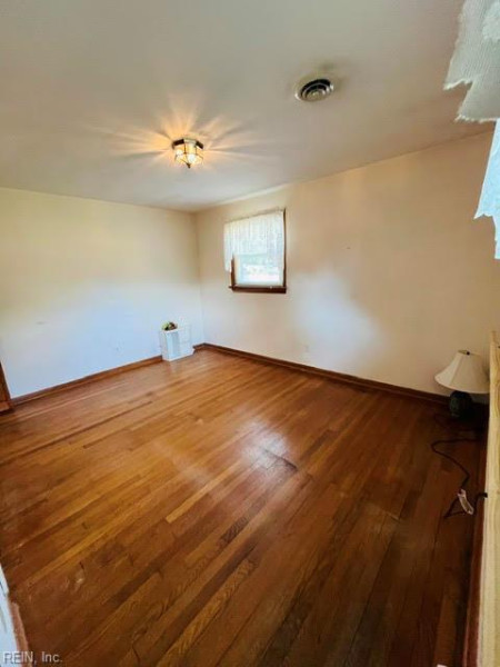 Photo 23 of 39 residential for sale in Chesapeake virginia Photo 23 of 39 residential for sale in Chesapeake virginia