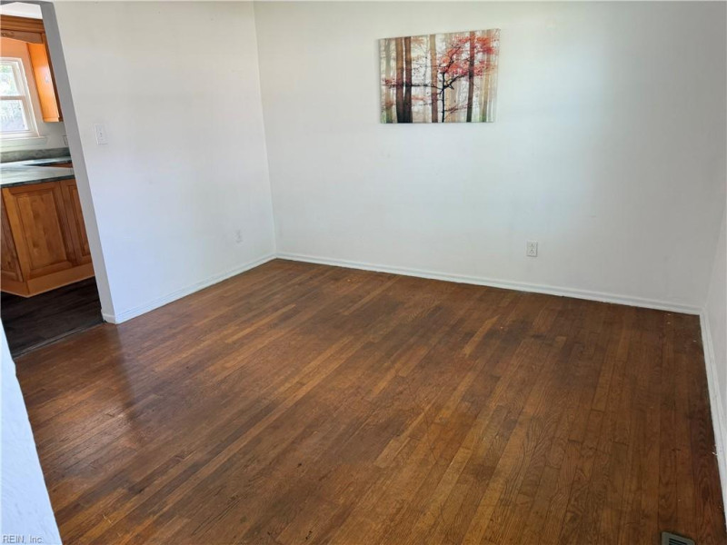 Photo 11 of 28 residential for sale in Virginia Beach virginia