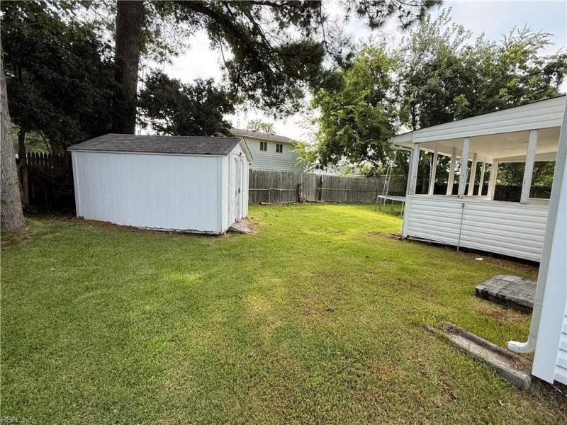Photo 5 of 28 residential for sale in Virginia Beach virginia