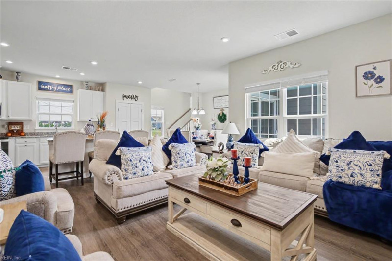 Photo 12 of 41 residential for sale in Chesapeake virginia