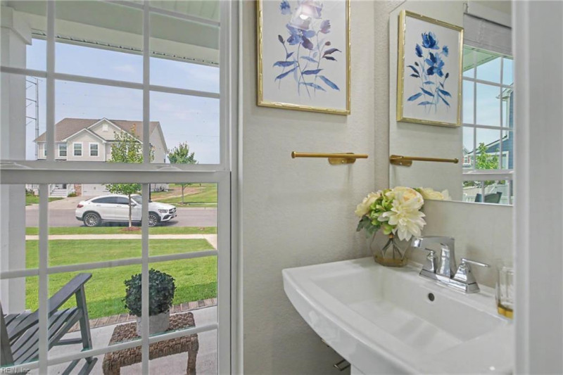 Photo 13 of 41 residential for sale in Chesapeake virginia