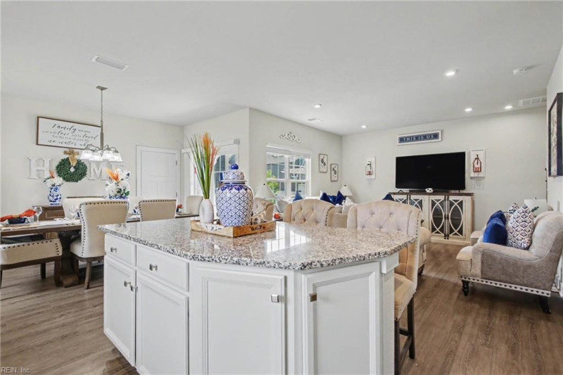 Photo 20 of 41 residential for sale in Chesapeake virginia