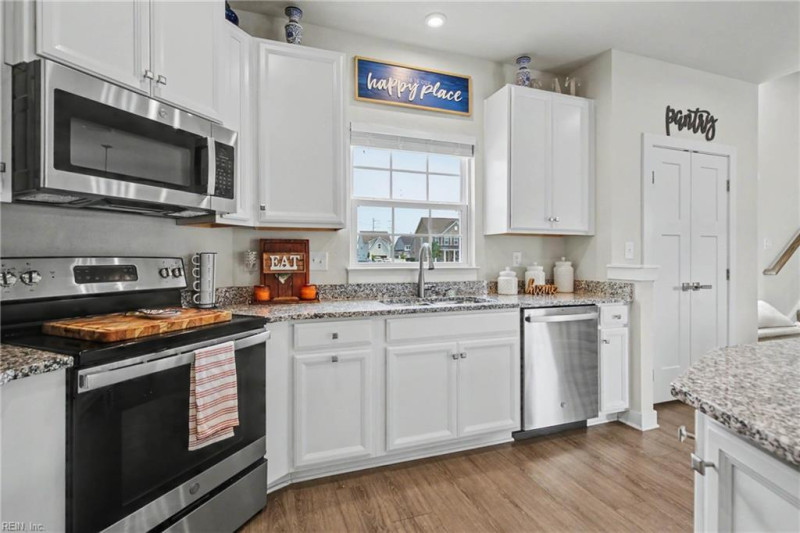 Photo 21 of 41 residential for sale in Chesapeake virginia