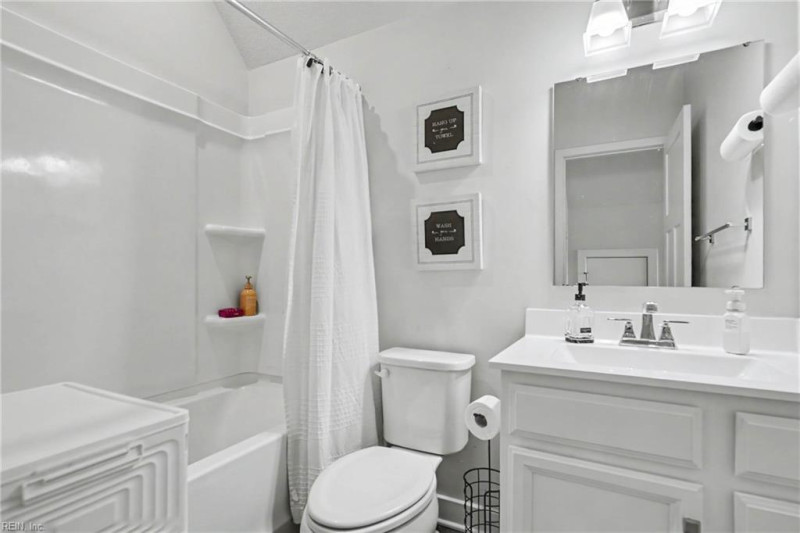 Photo 36 of 41 residential for sale in Chesapeake virginia